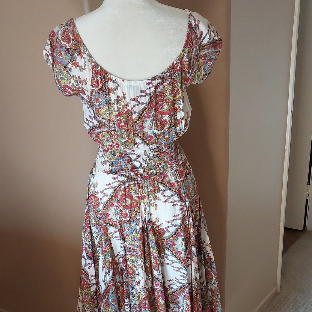 Chelsea & Theodore Multicolor Paisley Midi Dress - Picture 5 of 9